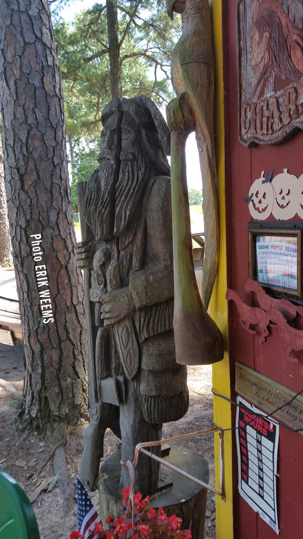 The Burger Barn Statue